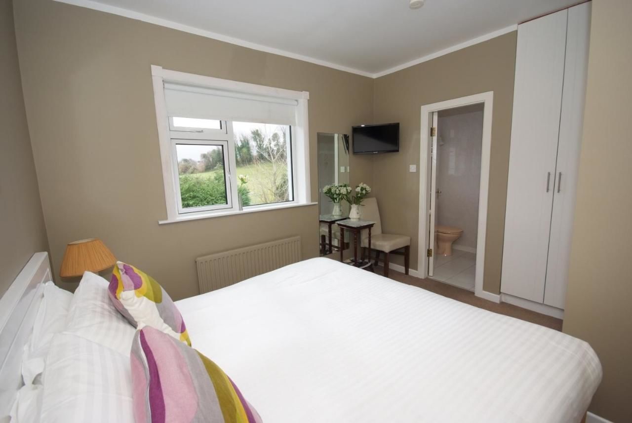 Отели типа «постель и завтрак» Lios Na Manach Farmhouse B&B Килларни