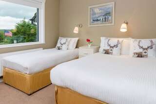 Отели типа «постель и завтрак» Lios Na Manach Farmhouse B&B Килларни Семейный номер с видом на сад-3